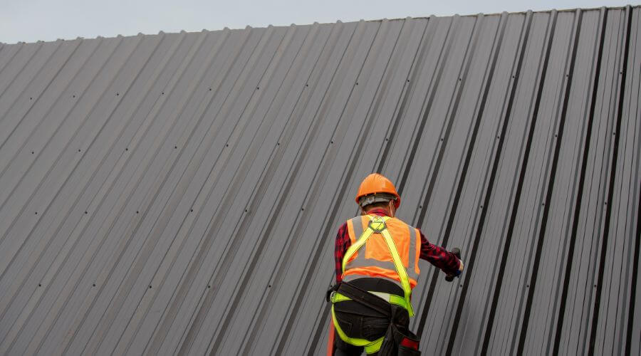 Professional gutter cleaning in Clarks, LA